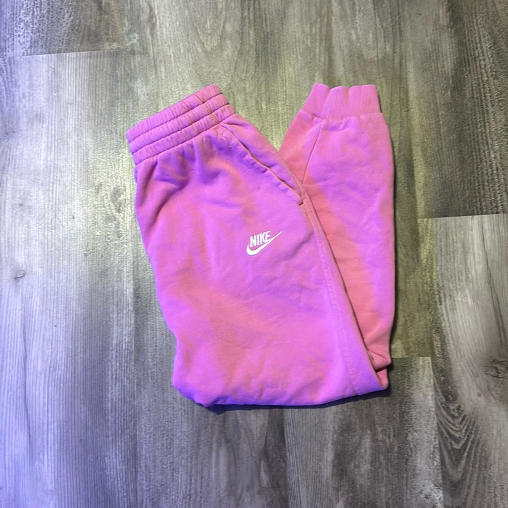 Nike sweats size kids large minor stain by the right pocket very hard to see!